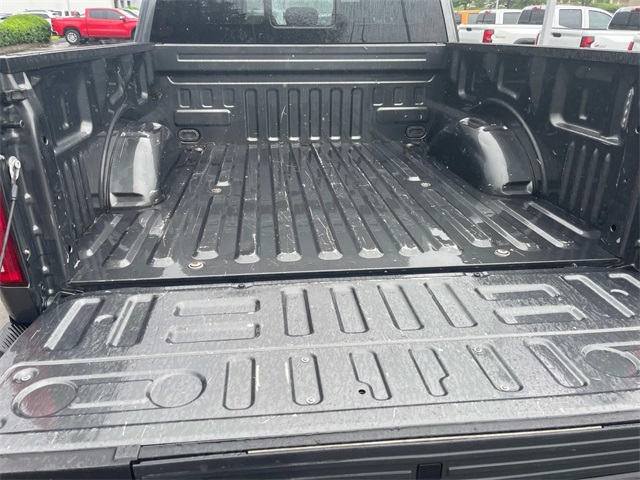 Vehicle image 21 of 46