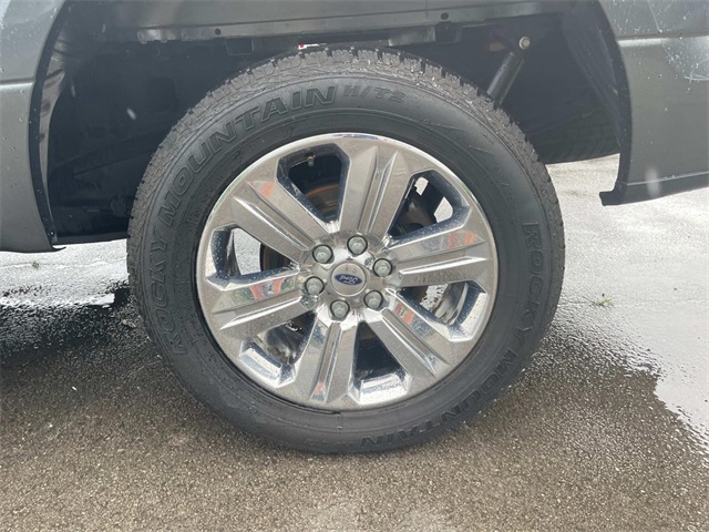 Vehicle image 10 of 46