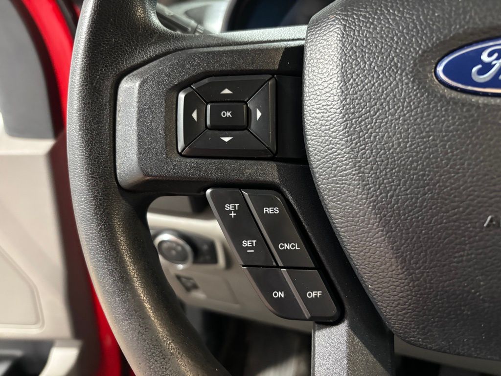 Vehicle image 30 of 32