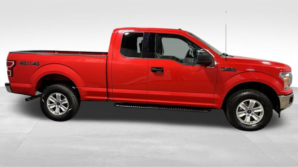 Vehicle image 3 of 32