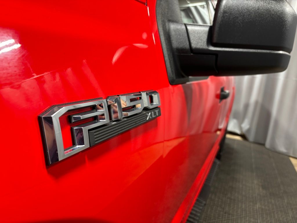 Vehicle image 26 of 32