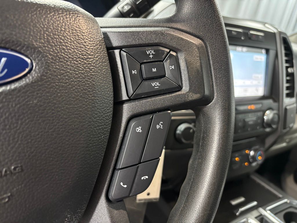 Vehicle image 28 of 32