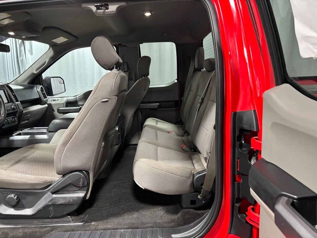 Vehicle image 15 of 32