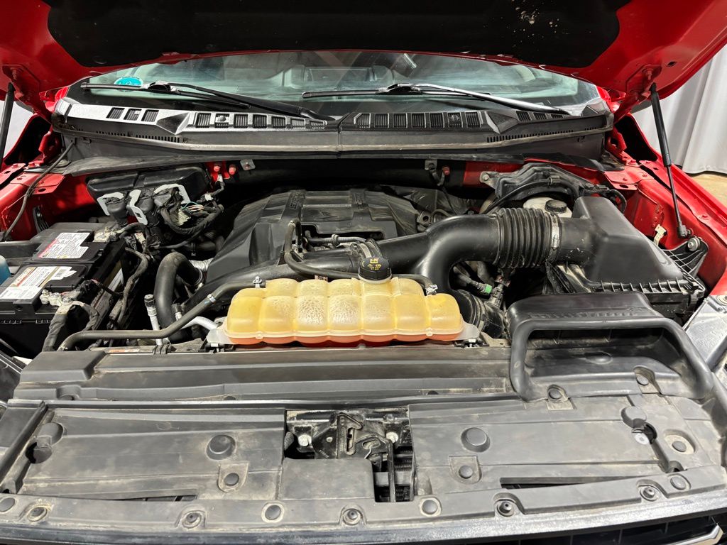 Vehicle image 9 of 32