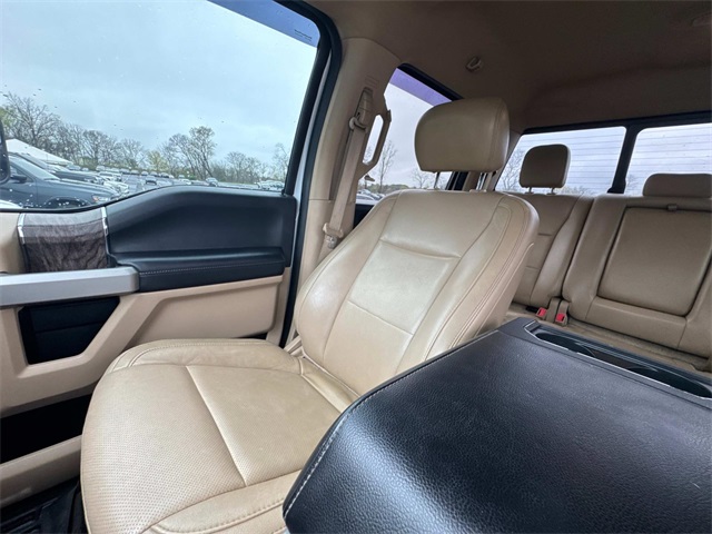 Vehicle image 24 of 25