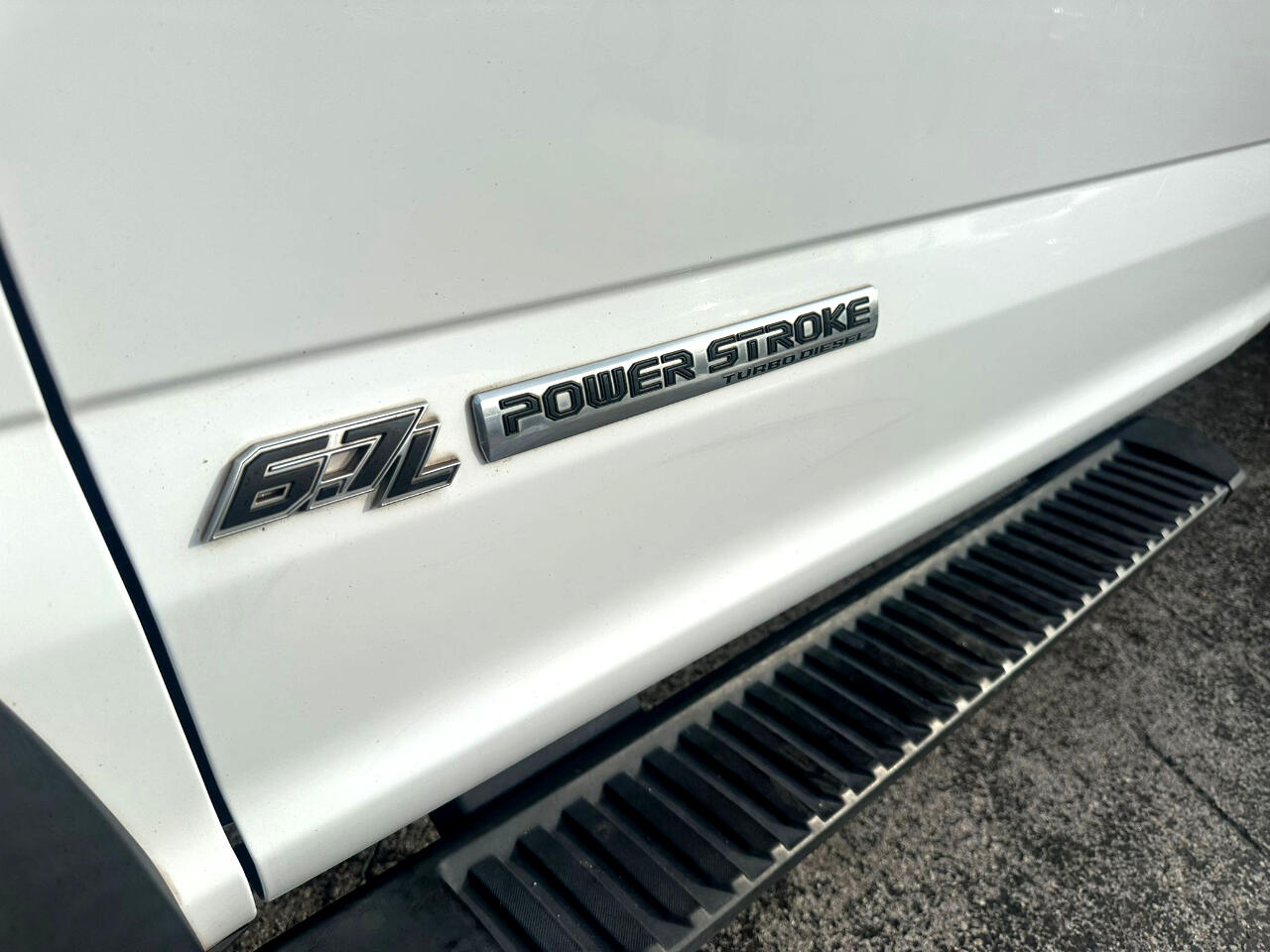 Vehicle image 15 of 18