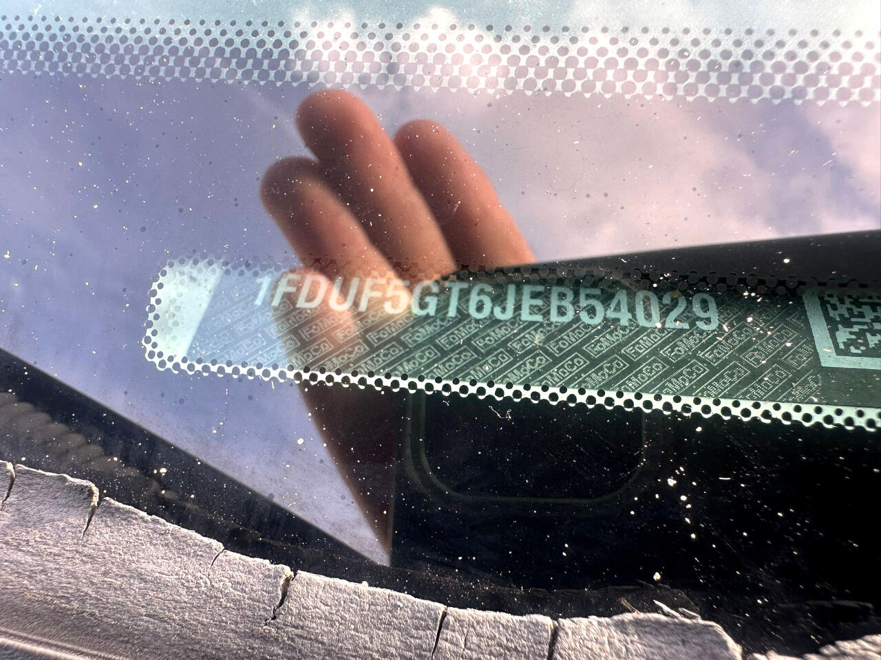 Vehicle image 14 of 18