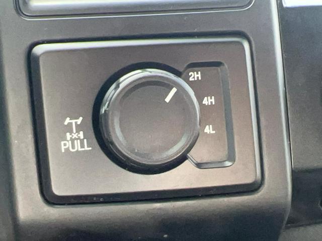 Vehicle image 19 of 24