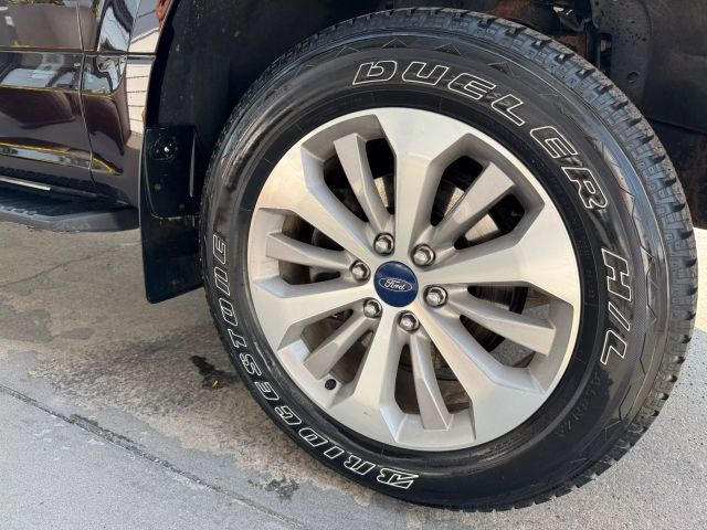 Vehicle image 8 of 29