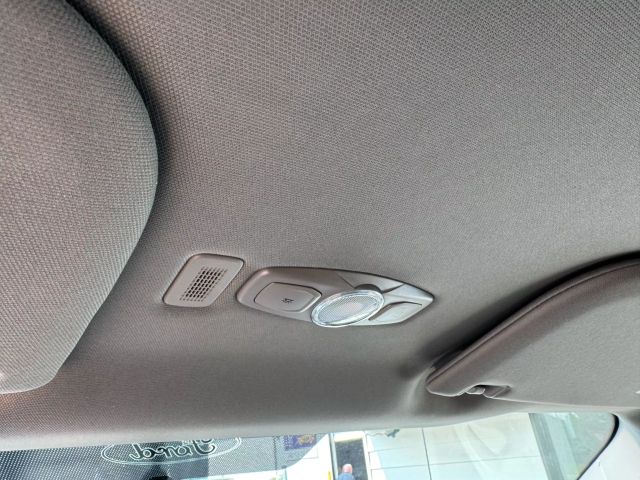 Vehicle image 19 of 29
