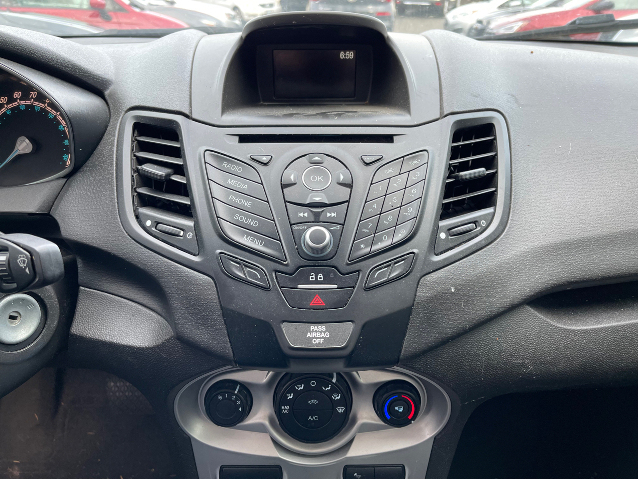 Vehicle image 13 of 21