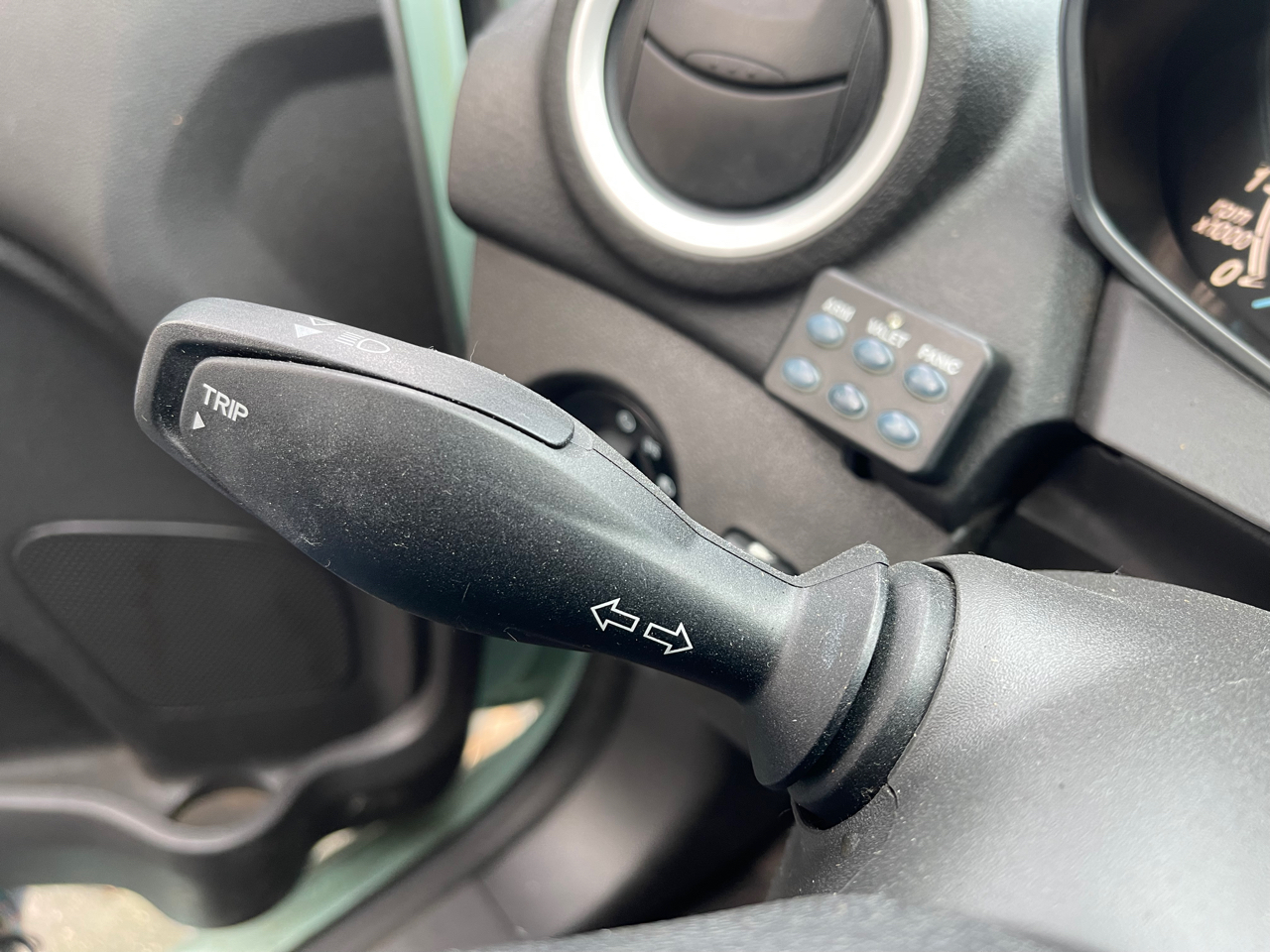Vehicle image 19 of 21