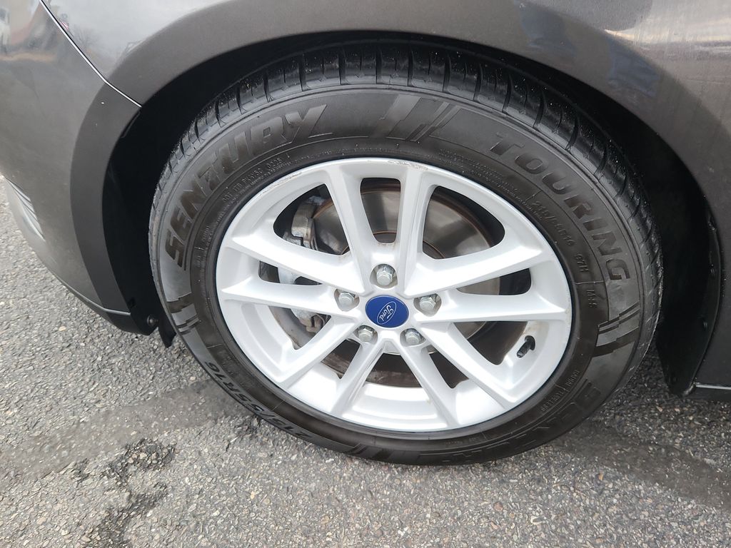 2018 Ford Focus SE Image 7 of 23