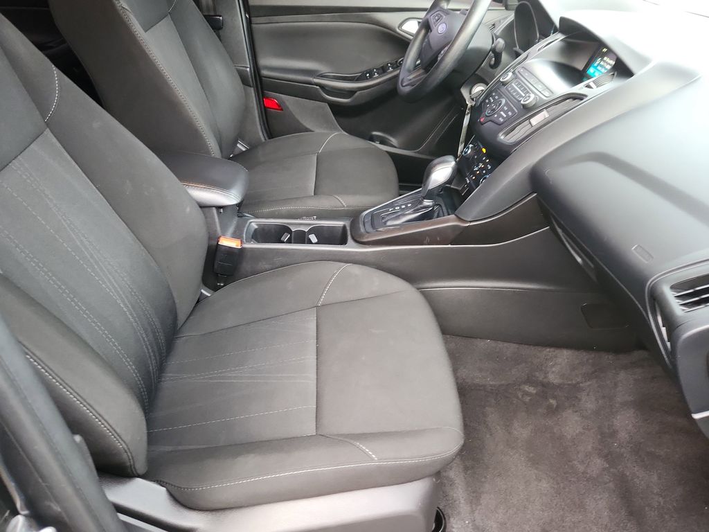 2018 Ford Focus SE Image 11 of 23