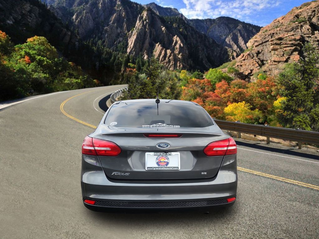 2018 Ford Focus SE Image 5 of 23