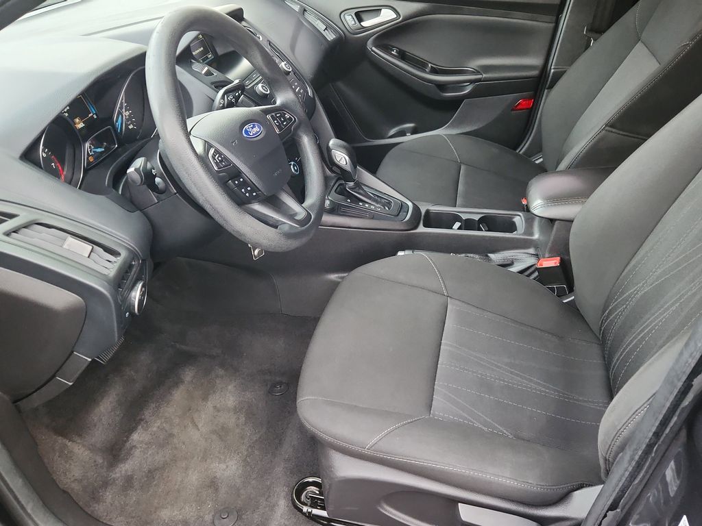 2018 Ford Focus SE Image 12 of 23