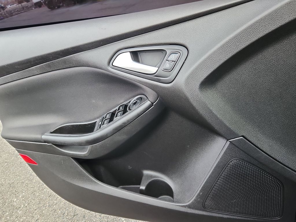 2018 Ford Focus SE Image 17 of 23