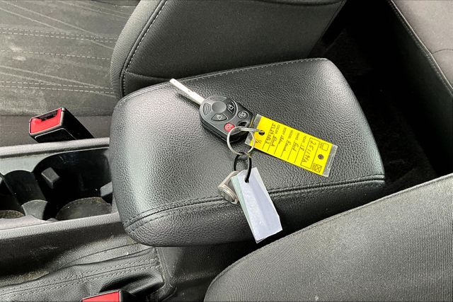 Vehicle image 23 of 33