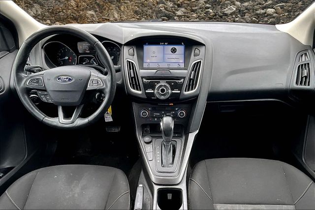 Vehicle image 15 of 33