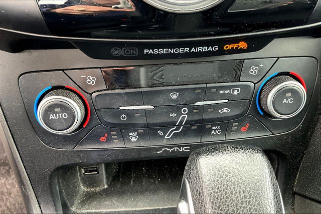 Vehicle image 19 of 33