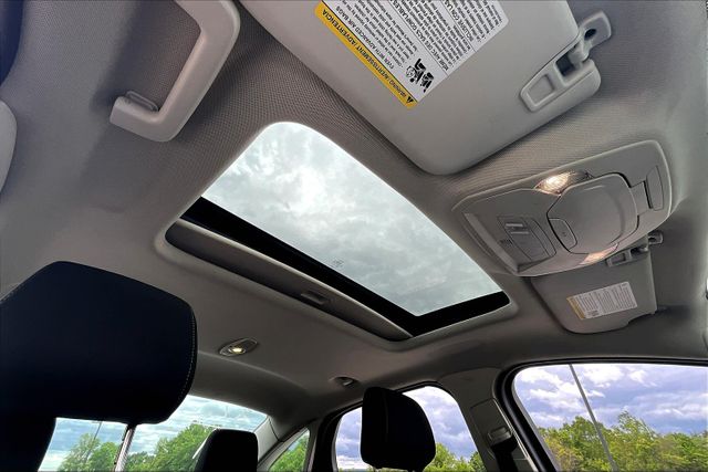 Vehicle image 26 of 33