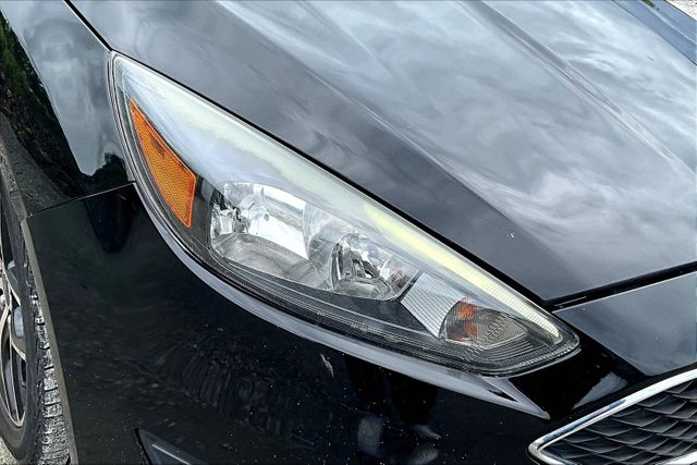 Vehicle image 30 of 33