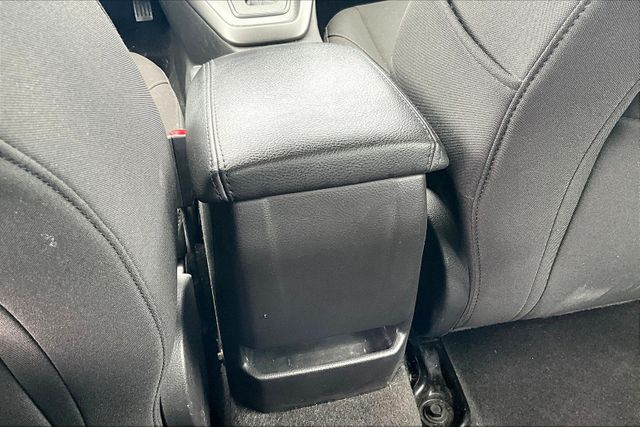 Vehicle image 12 of 33