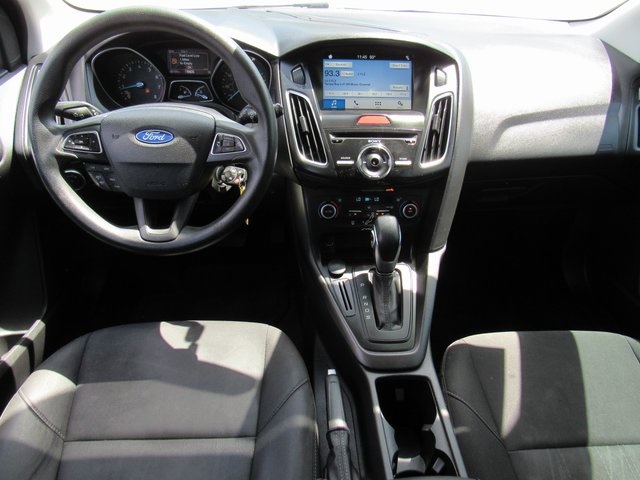 Vehicle image 17 of 40