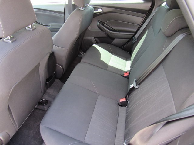 Vehicle image 16 of 40