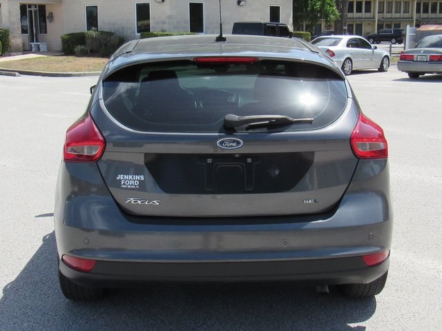 Vehicle image 11 of 40