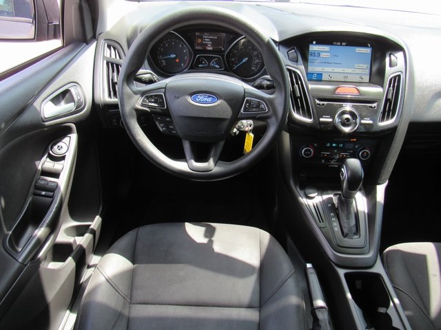 Vehicle image 18 of 40