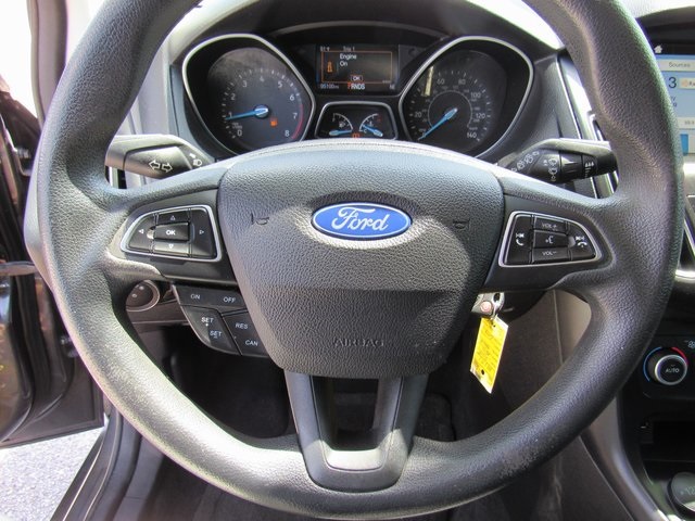 Vehicle image 29 of 40