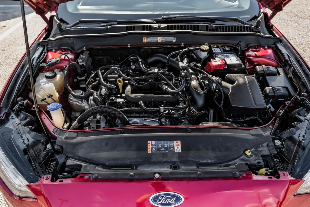 2018 Ford Fusion SE Image 10 of 57