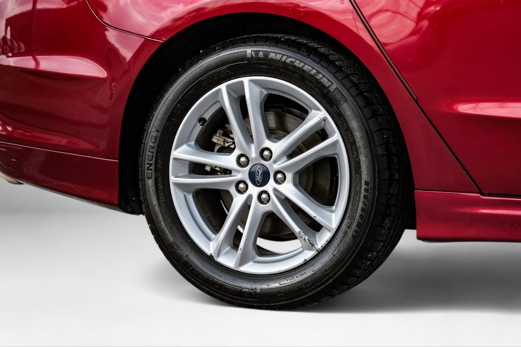 2018 Ford Fusion SE Image 14 of 57