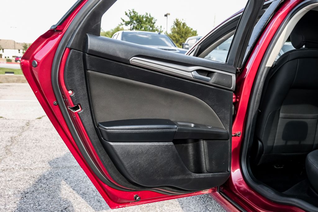 2018 Ford Fusion SE Image 43 of 57