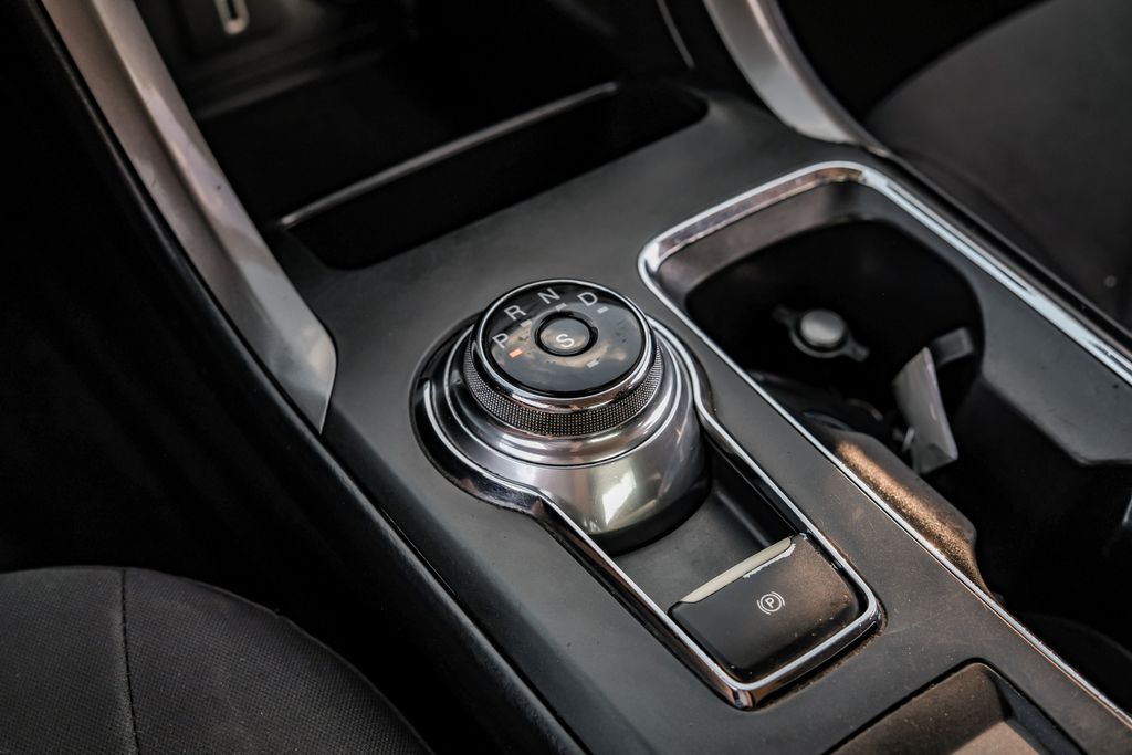 2018 Ford Fusion SE Image 38 of 57