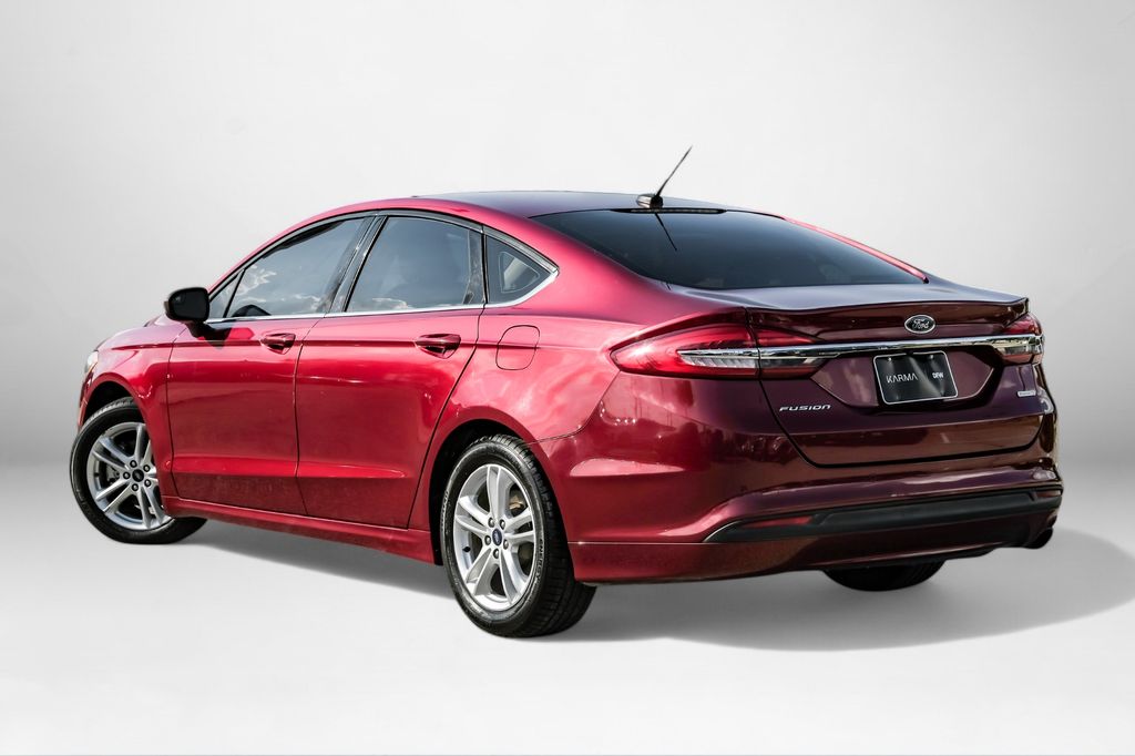 2018 Ford Fusion SE Image 8 of 57