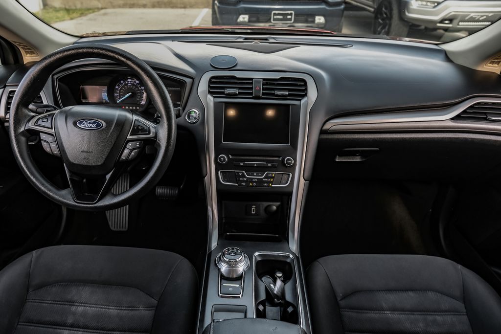 2018 Ford Fusion SE Image 31 of 57