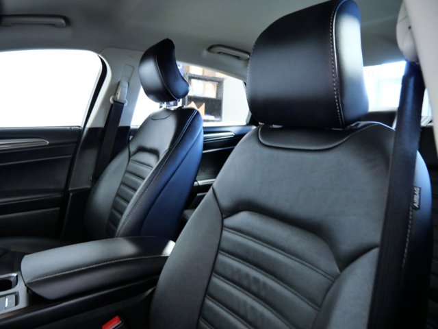 2018 Ford Fusion SE Image 17 of 25