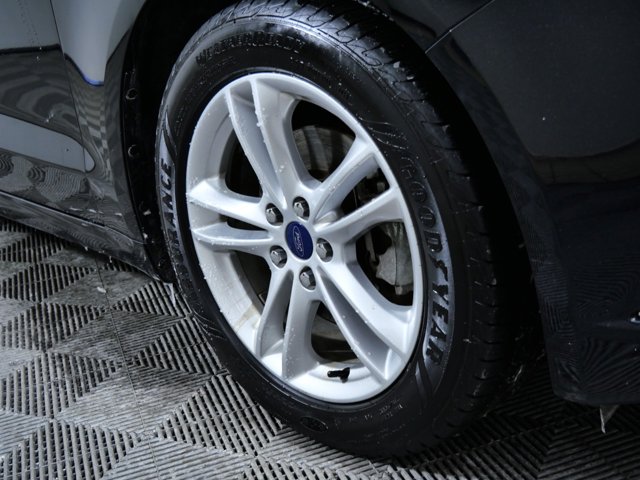 2018 Ford Fusion SE Image 8 of 25