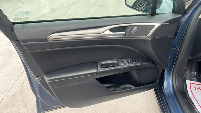 Vehicle image 10 of 22