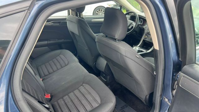 Vehicle image 13 of 22