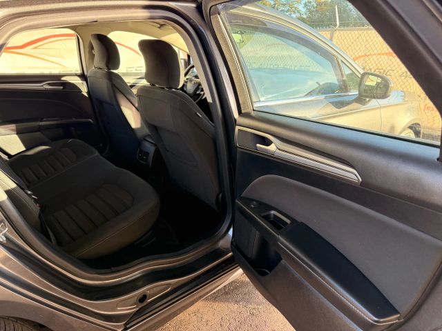 2018 Ford Fusion SE Image 31 of 48