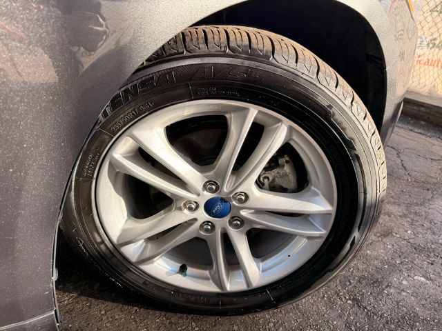 2018 Ford Fusion SE Image 16 of 48