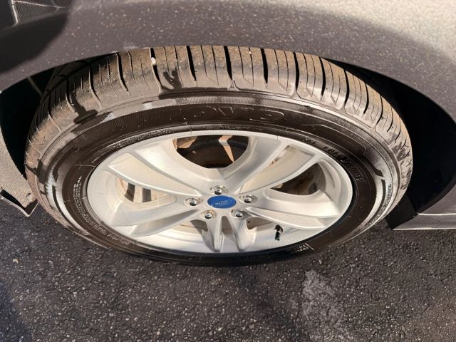 2018 Ford Fusion SE Image 17 of 48