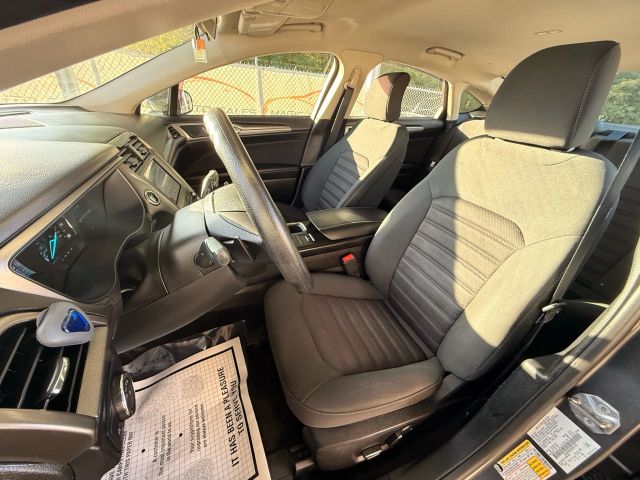 2018 Ford Fusion SE Image 29 of 48