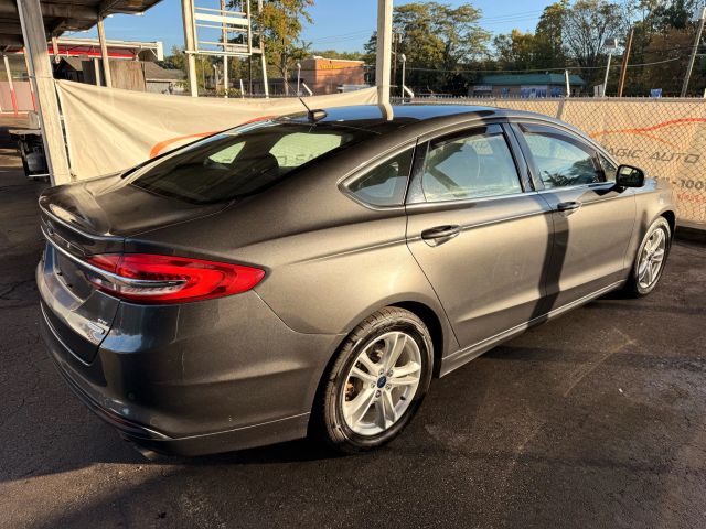 2018 Ford Fusion SE Image 8 of 48