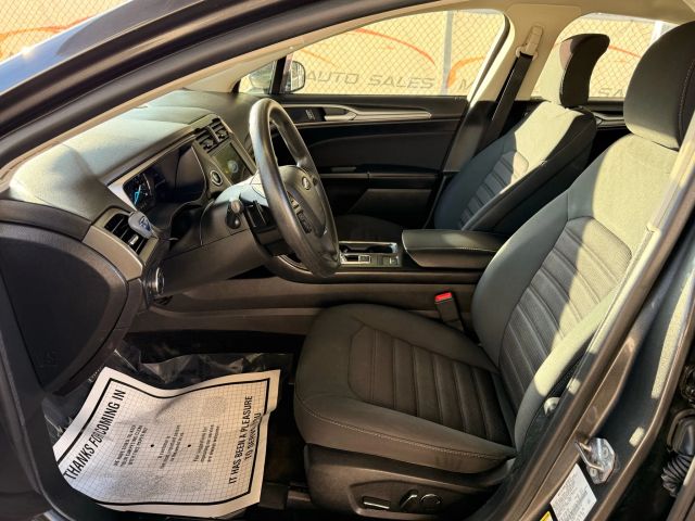 2018 Ford Fusion SE Image 33 of 48