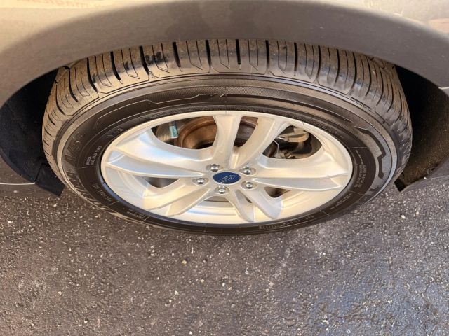 2018 Ford Fusion SE Image 15 of 48