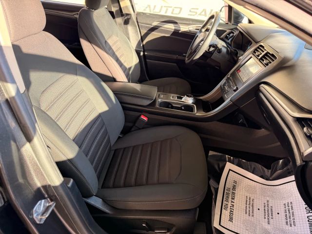 2018 Ford Fusion SE Image 28 of 48